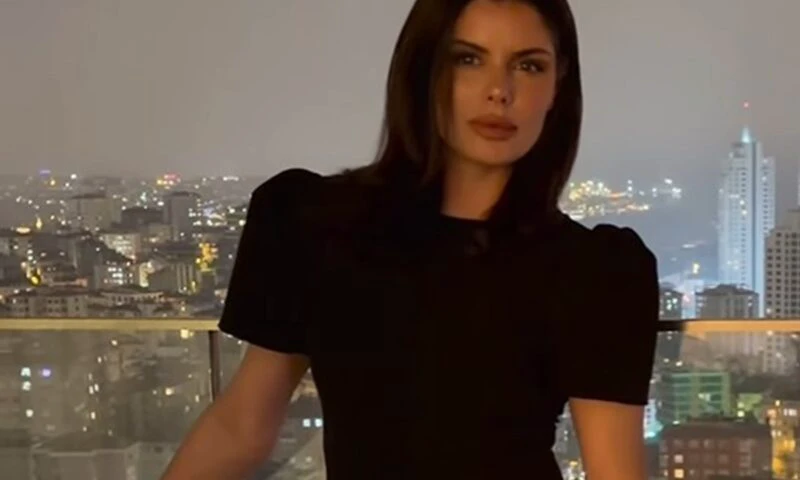 Ileana Lazariuc, din nou în atenția urmăritorilor. Apariția în rochia scurtă, apreciată de fani 