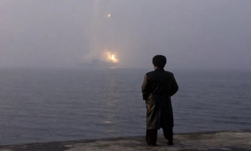 Kim Jong Un testează personal noul distrugător, după incidentul naval recent