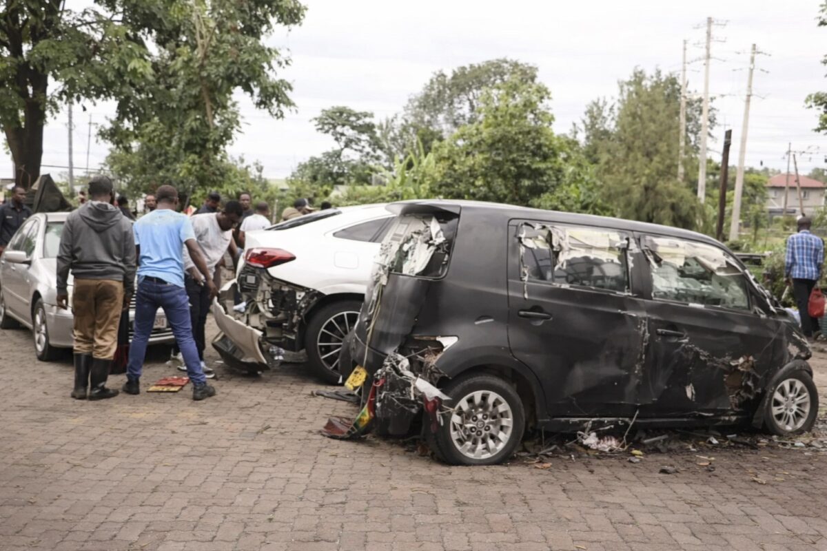 Imagini dramatice după inundațiile din Nairobi. Zeci de mașini luate de ape și cel puțin 23 de victime