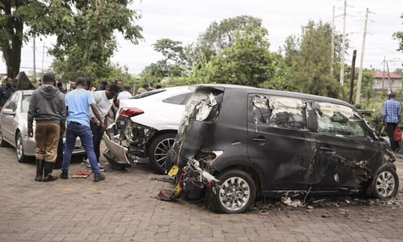 Imagini dramatice după inundațiile din Nairobi. Zeci de mașini luate de ape și cel puțin 23 de victime