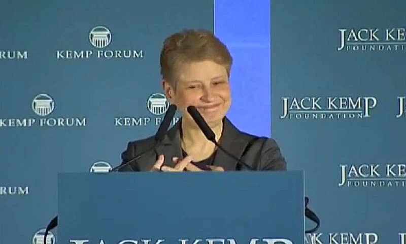 Rusia a clasificat-o agent străin pe strănepoata fostului lider sovietic Nikita Hrușciov