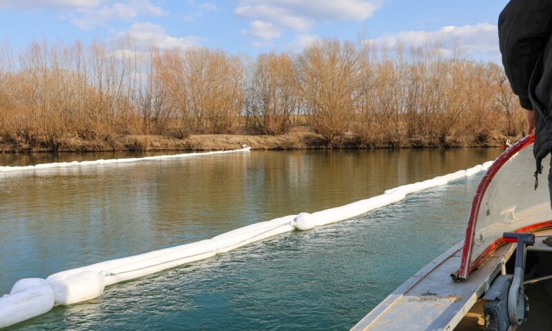 UE intervine după poluarea Nistrului. Imagini din satelit pentru monitorizarea scurgerilor de petrol. Foto