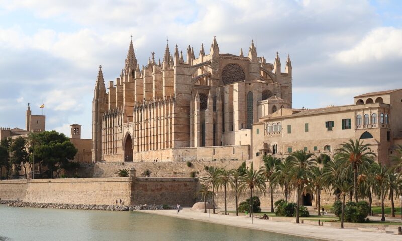 Palma de Mallorca introduce limite pentru turiști 