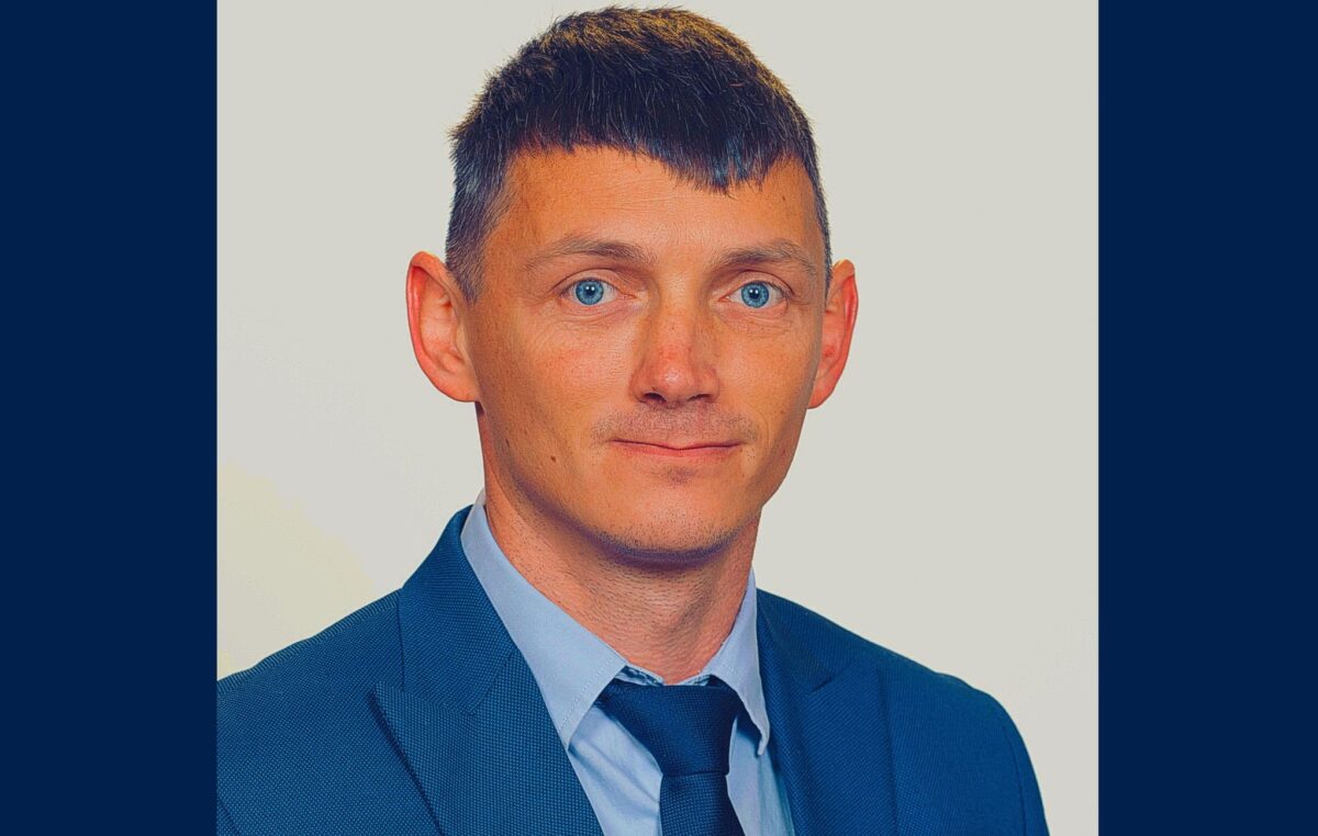 Unde prestează muncă în folosul comunității senatorul cu studii la matrimoniale