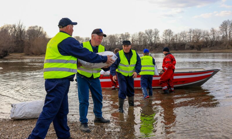Poluare după un atac rusesc în Ucraina. Un oraș din Republica Moldova a rămas fără apă potabilă