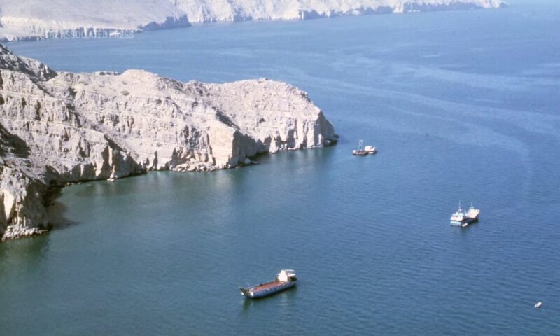 Deblocarea Strâmtorii Ormuz, decisivă pentru piețele energetice. Ce ar putea face autoritățile române