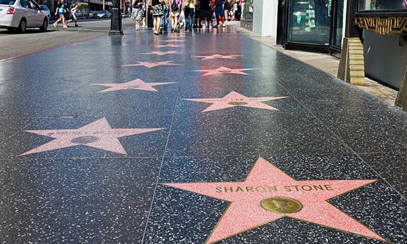 Cum se acordă stelele pe Hollywood Walk of Fame