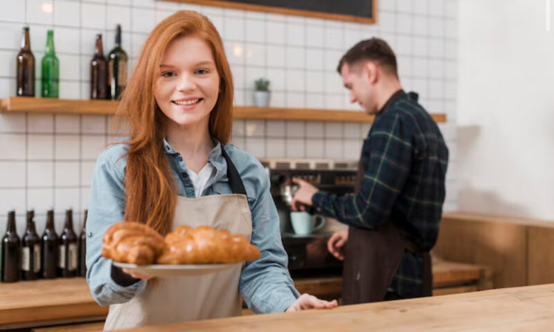 Ce trebuie să știe adolescenții care vor să se angajeze înainte de majorat. Domeniile în care pot găsi un job cu ușurință