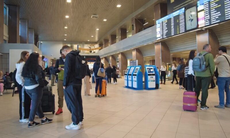 Noi zboruri pentru românii aflați în Orientul Mijlociu. Autoritățile anunță curse prin Oman și mai multe zboruri din Dubai