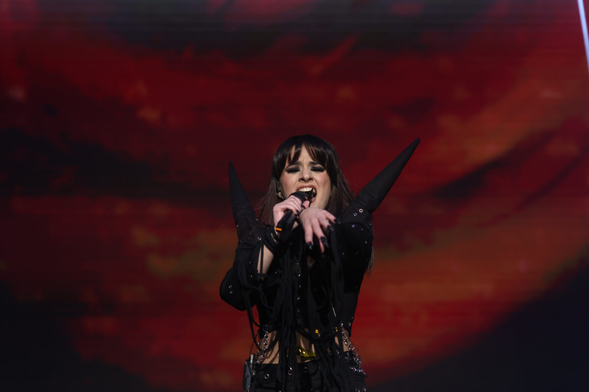 Alexandra Căpitănescu reprezintă România la Eurovision 2026 cu piesa „Choke Me”. De la „Vocea României” la Viena
