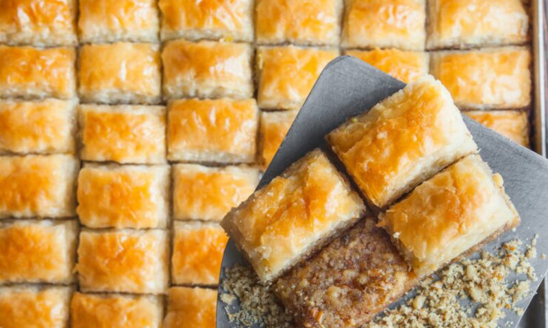 Baclava de post. Desertul oriental care îți încântă simțurile. Cea mai ușoară și ieftină rețetă