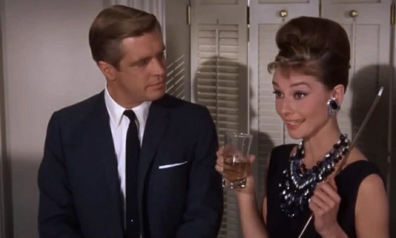 Fiul lui Audrey Hepburn, încântat de actrița care va juca rolul mamei sale în remakeul „Breakfast at Tiffany’s”