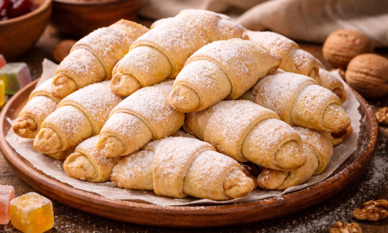 Cum să faci cornulețe de post fragede, ca pe vremea bunicii. Cea mai ușoară rețetă