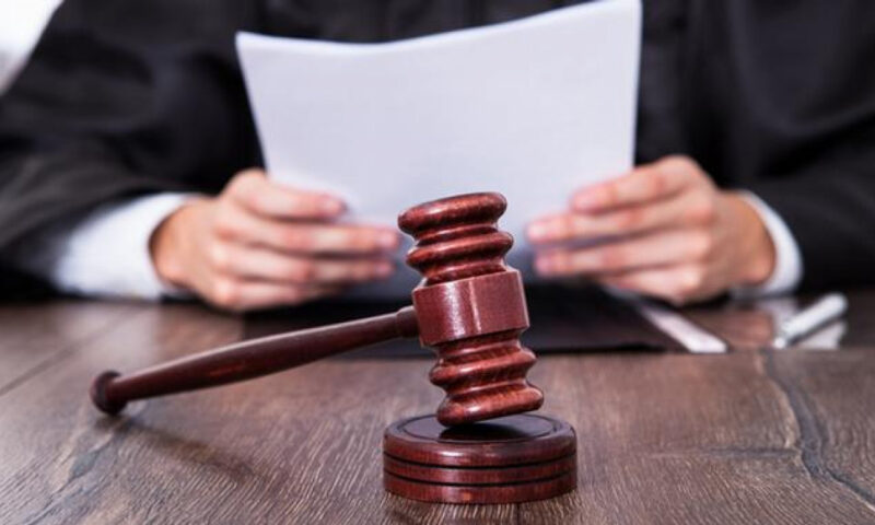 În numele legii şi în limba rusă. Proces de judecată deturnat la Chişinău din cauza unui avocat care nu cunoaşte româna. Video