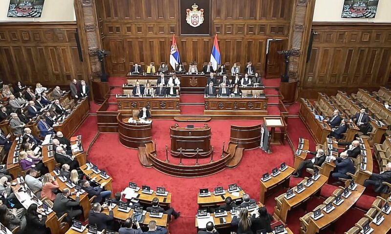 Kosovo, într-o criză constituțională după dizolvarea Parlamentului și convocarea alegerilor anticipate
