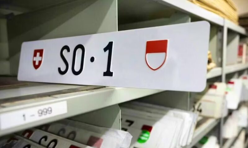 Cea mai scumpă plăcuța de înmatriculare din Elveția, vândută pentru o sumă cu șașe cifre